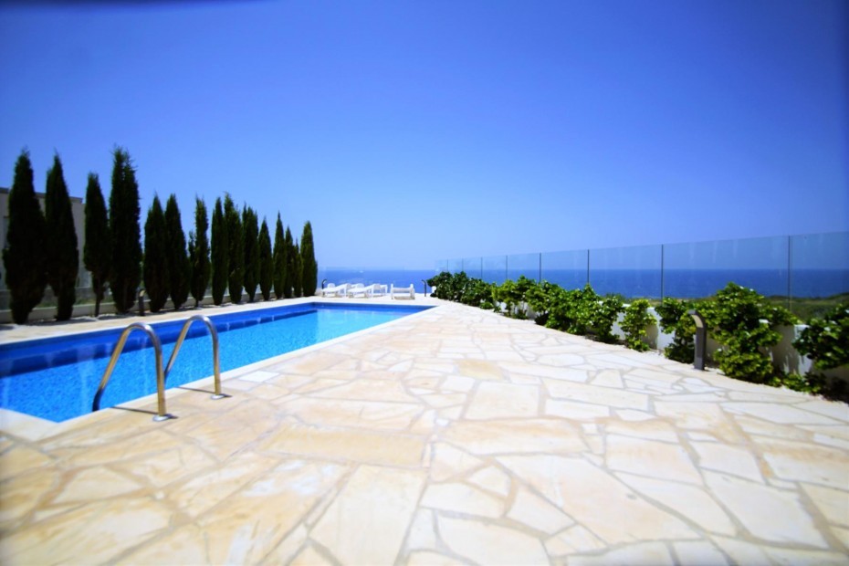 4 Bedrooms House / Villa in Peyia, Paphos