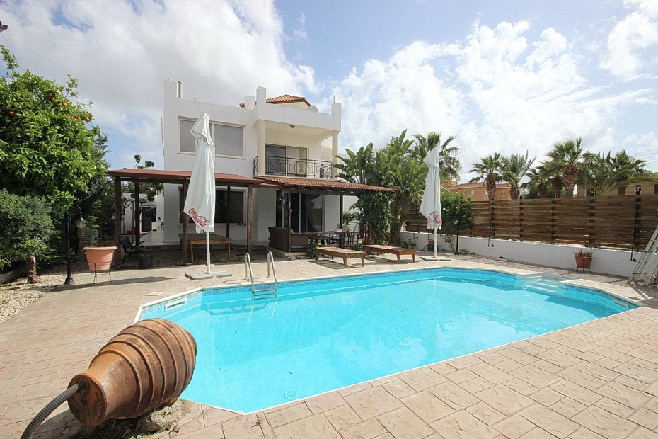 5 Bedrooms House / Villa in Kato Paphos, Paphos