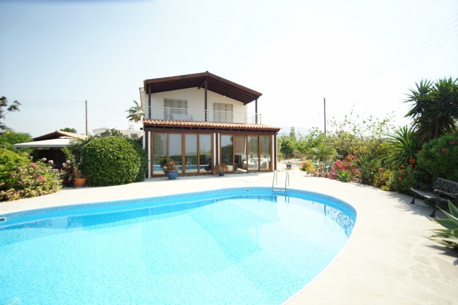 3 Bedrooms House / Villa in Peyia, Paphos