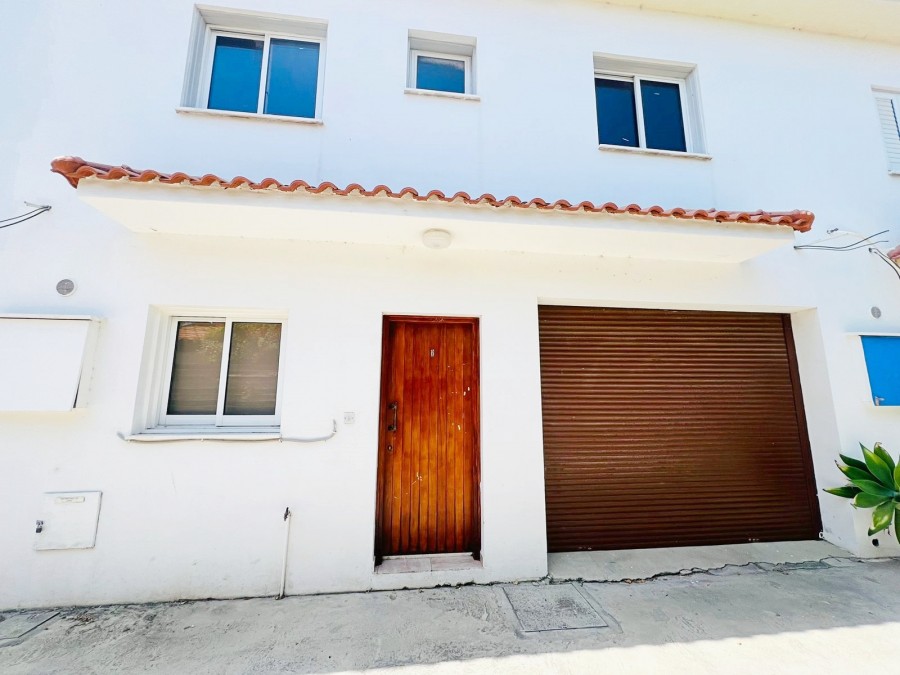 4 Bedrooms House / Villa in Oroklini, Larnaca