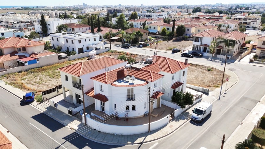 3 Bedrooms House / Villa in Livadia, Larnaca