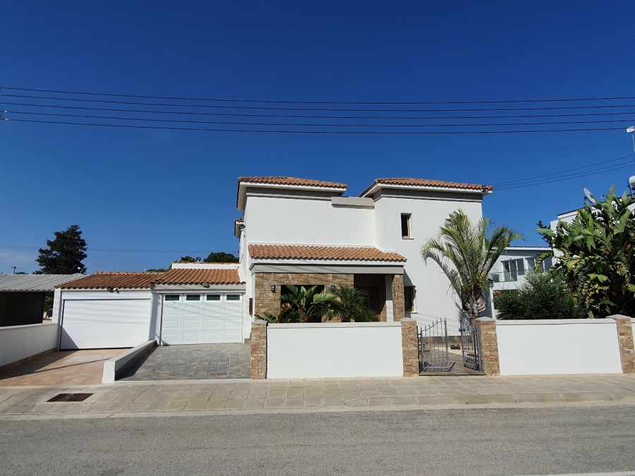 5 Bedrooms House / Villa in Kiti, Larnaca