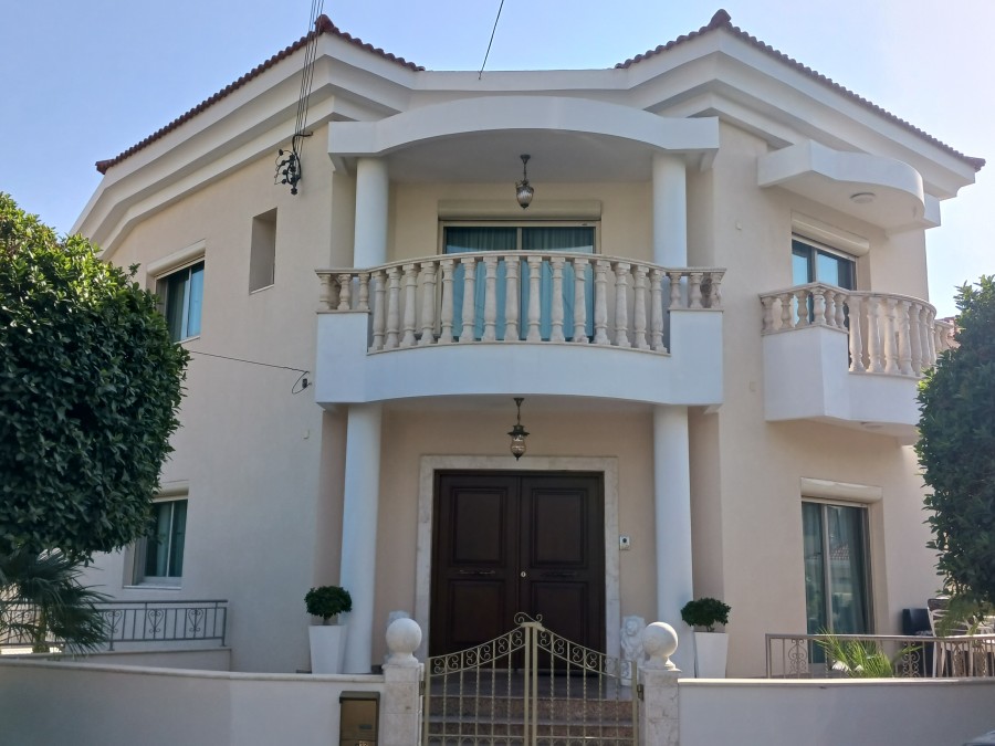 5 Bedrooms House / Villa in Agios Athanasios, Limassol