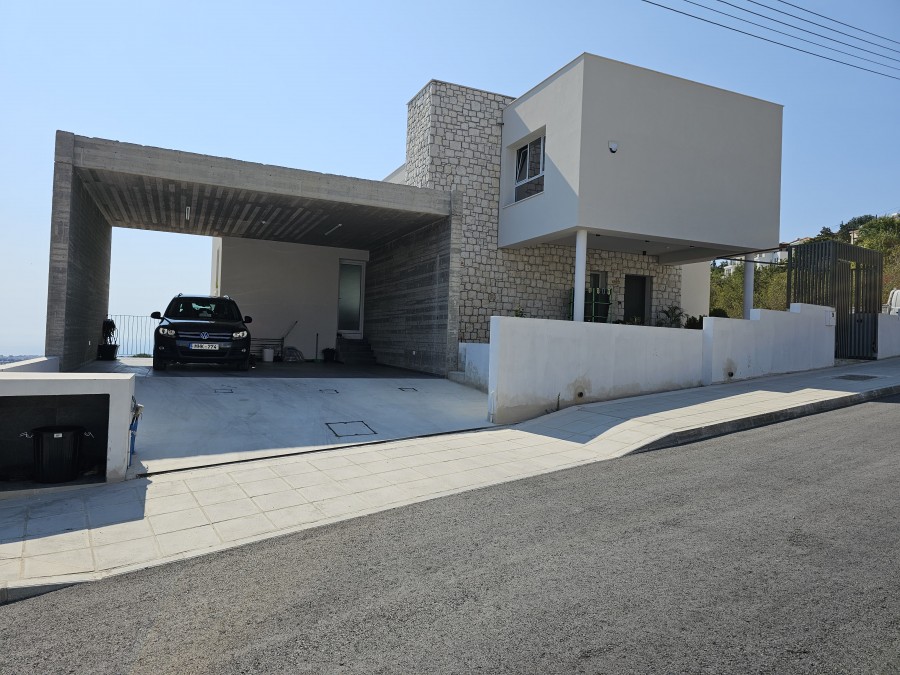 4 Bedrooms House / Villa in Armou, Paphos