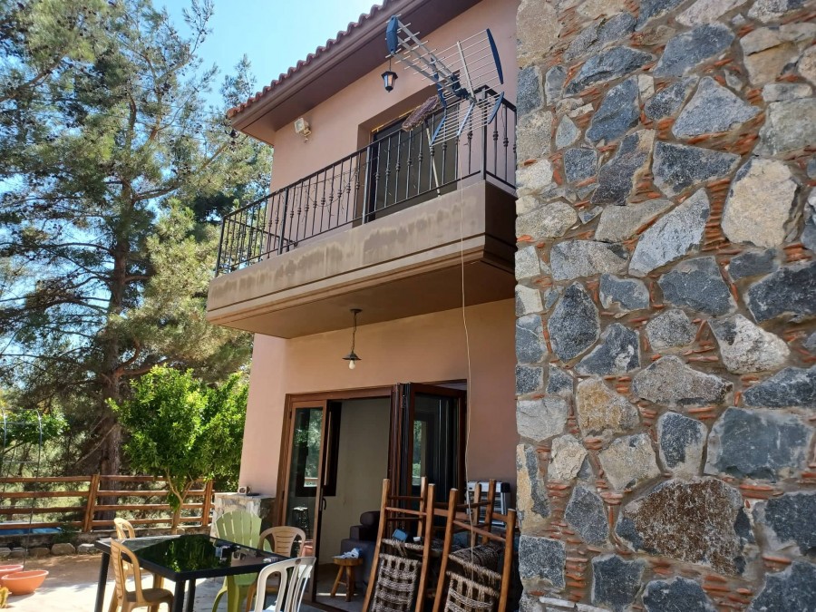 4 Bedrooms House / Villa in Moniatis, Limassol