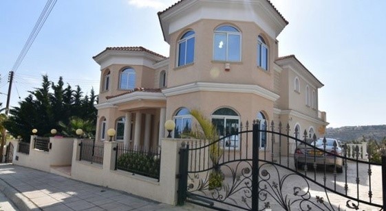 5 Bedrooms House / Villa in Mesovounia, Limassol