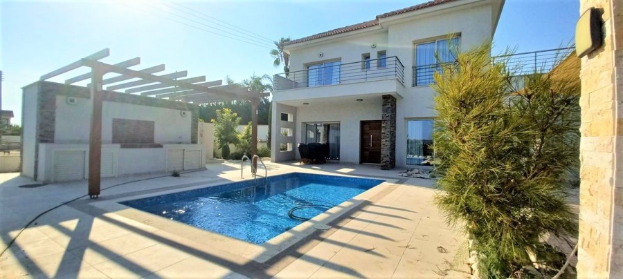 3 Bedrooms House / Villa in Moni, Limassol