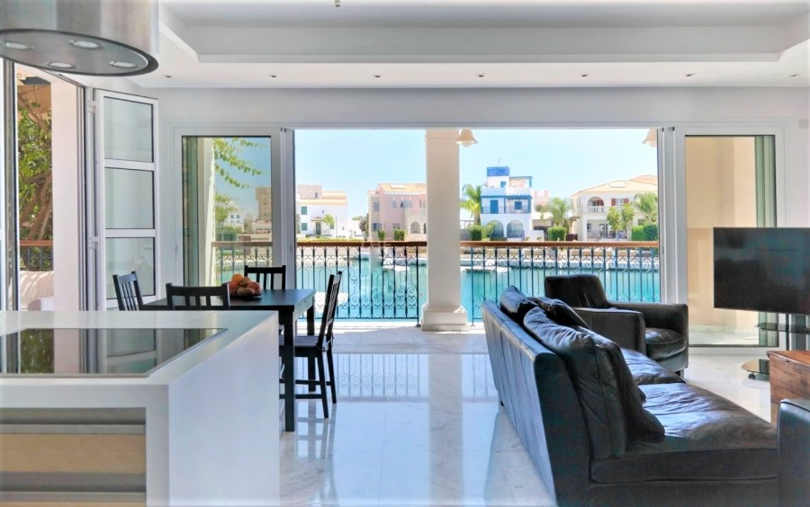 4 Bedrooms House / Villa in Limassol Marina, Limassol