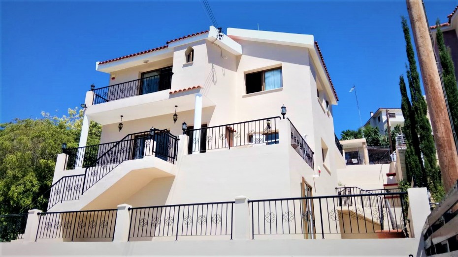 4 Bedrooms House / Villa in Geroskipou, Paphos