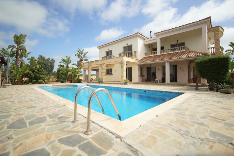 4 Bedrooms House / Villa in Anarita, Paphos