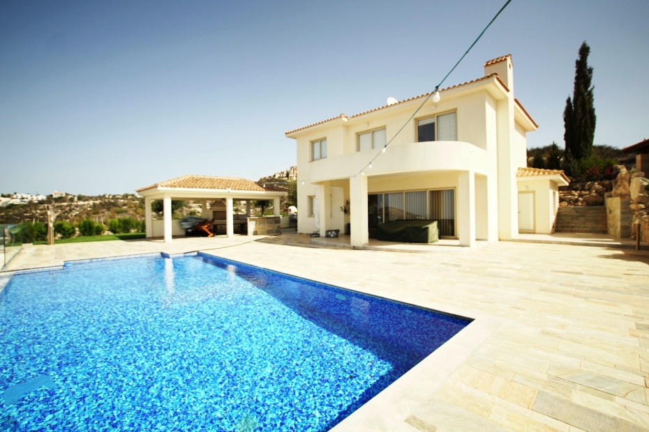 6 Bedrooms House / Villa in Tsada, Paphos