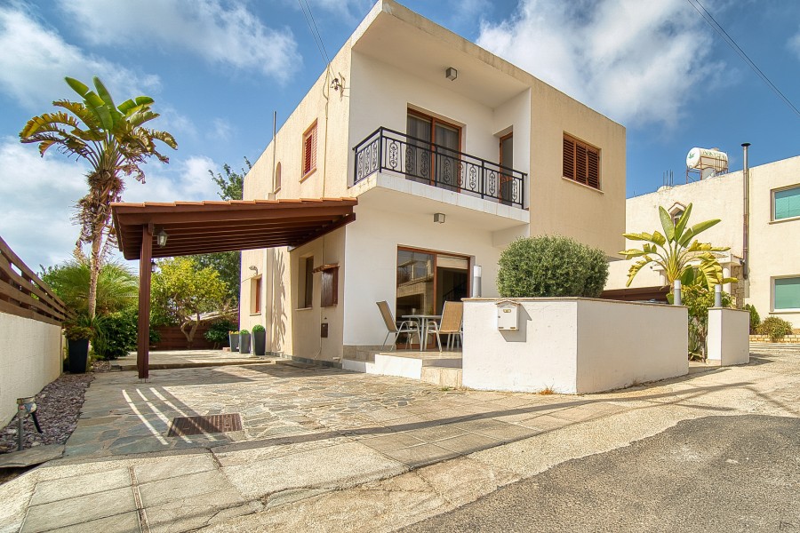 3 Bedrooms House / Villa in Emba, Paphos