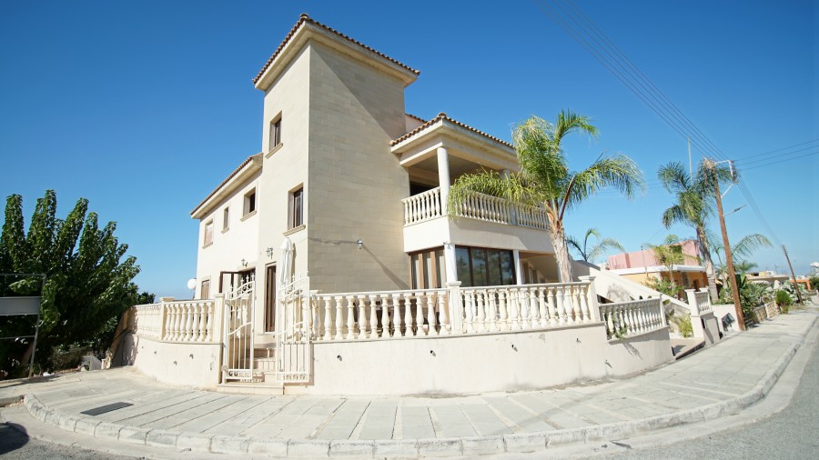 4 Bedrooms House / Villa in Emba, Paphos