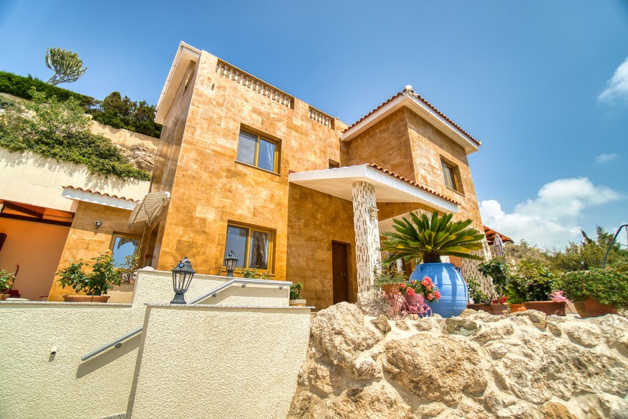 4 Bedrooms House / Villa in Chlorakas, Paphos