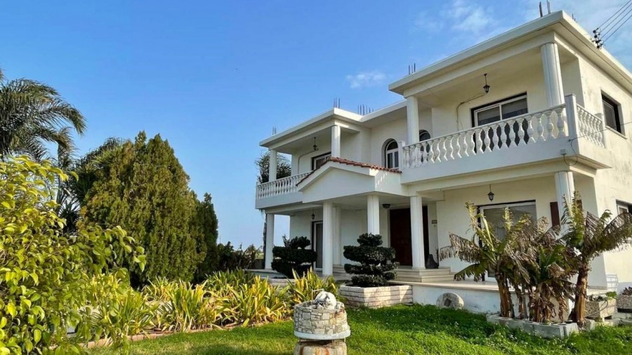 3 Bedrooms House / Villa in Anafotida, Larnaca