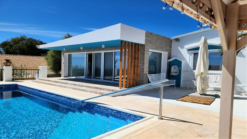 5 Bedrooms Bungalow in Tala, Paphos