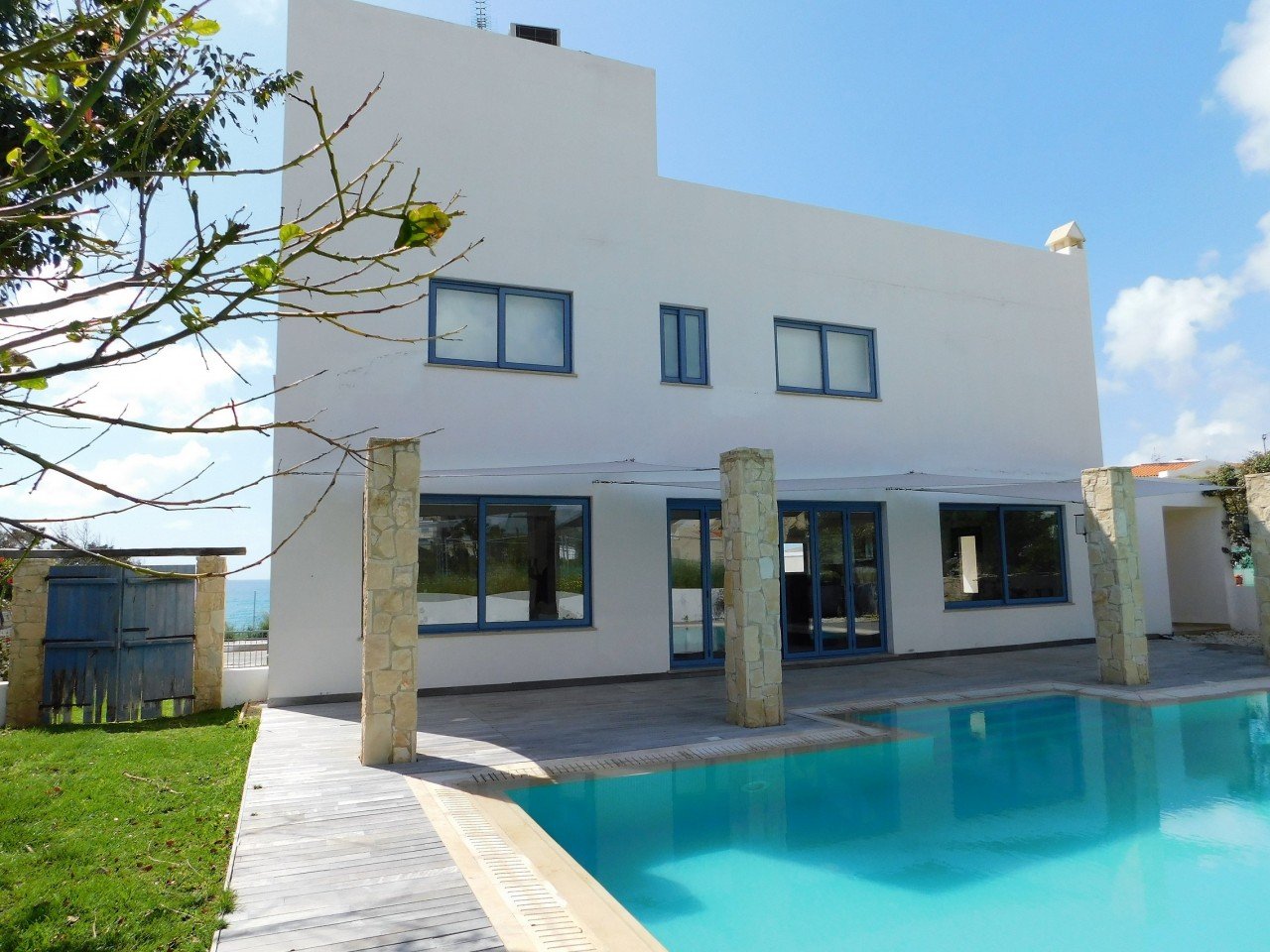 4 Bedrooms House / Villa in Coral Bay, Paphos