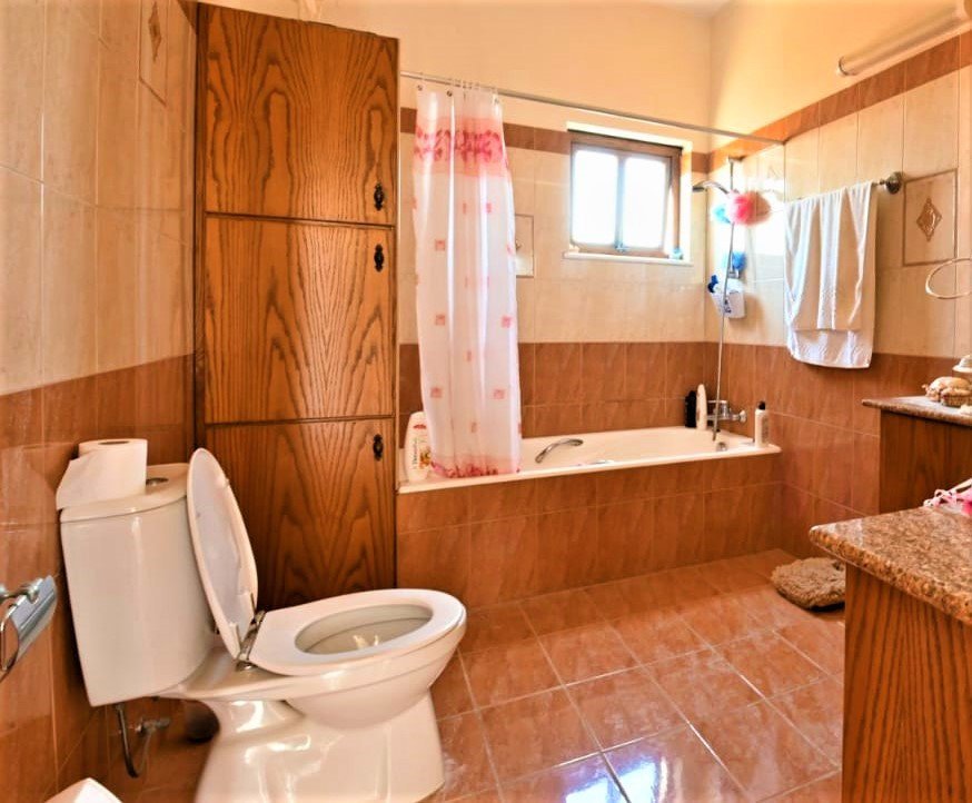 4 Bedrooms House / Villa in Deryneia, Famagusta