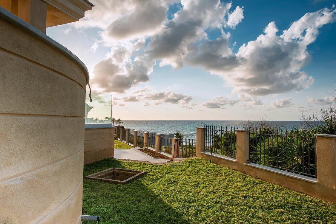 5 Bedrooms House / Villa in Kissonerga, Paphos