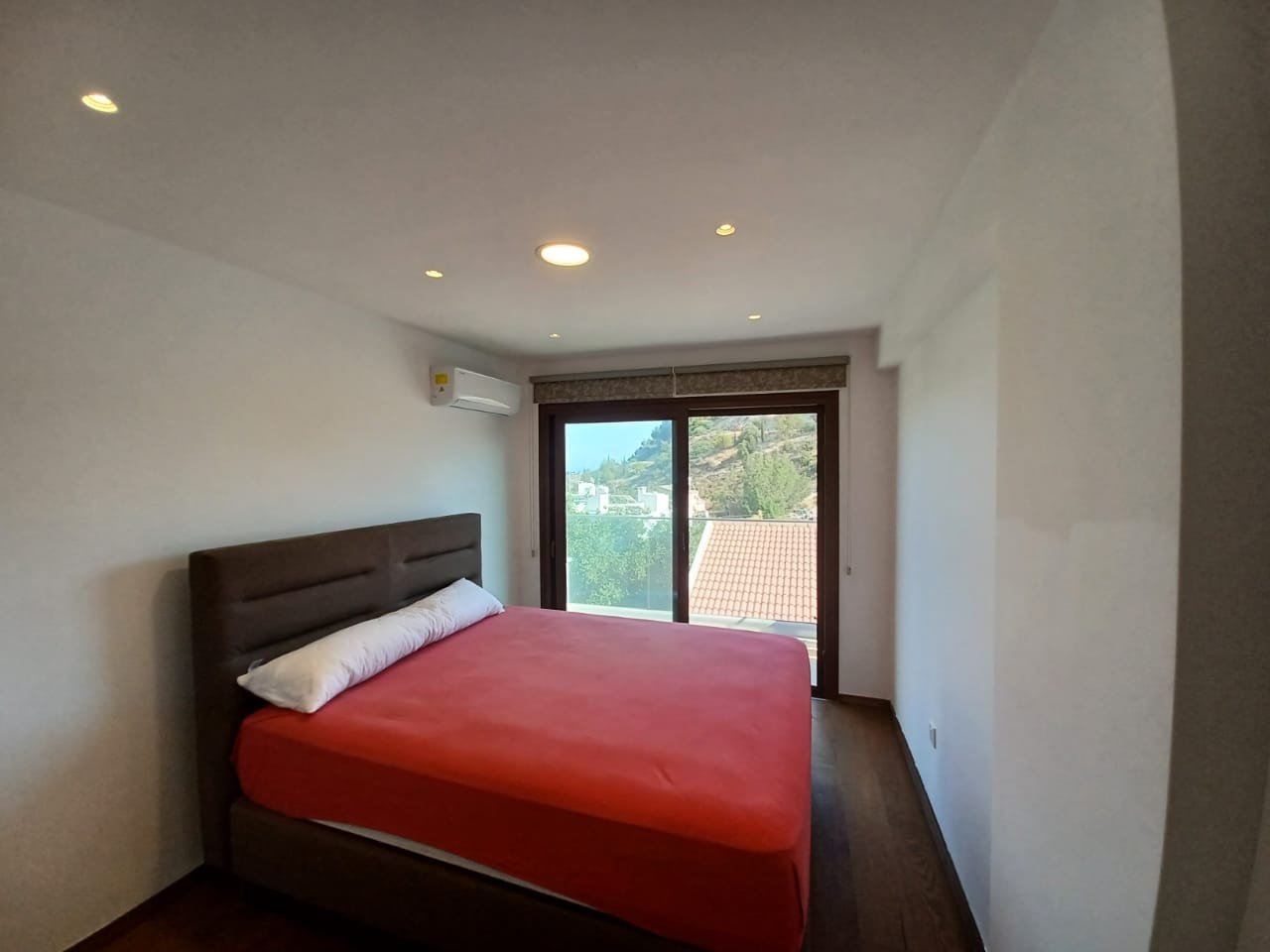 3 Bedrooms House / Villa in Agios Tychonas, Limassol