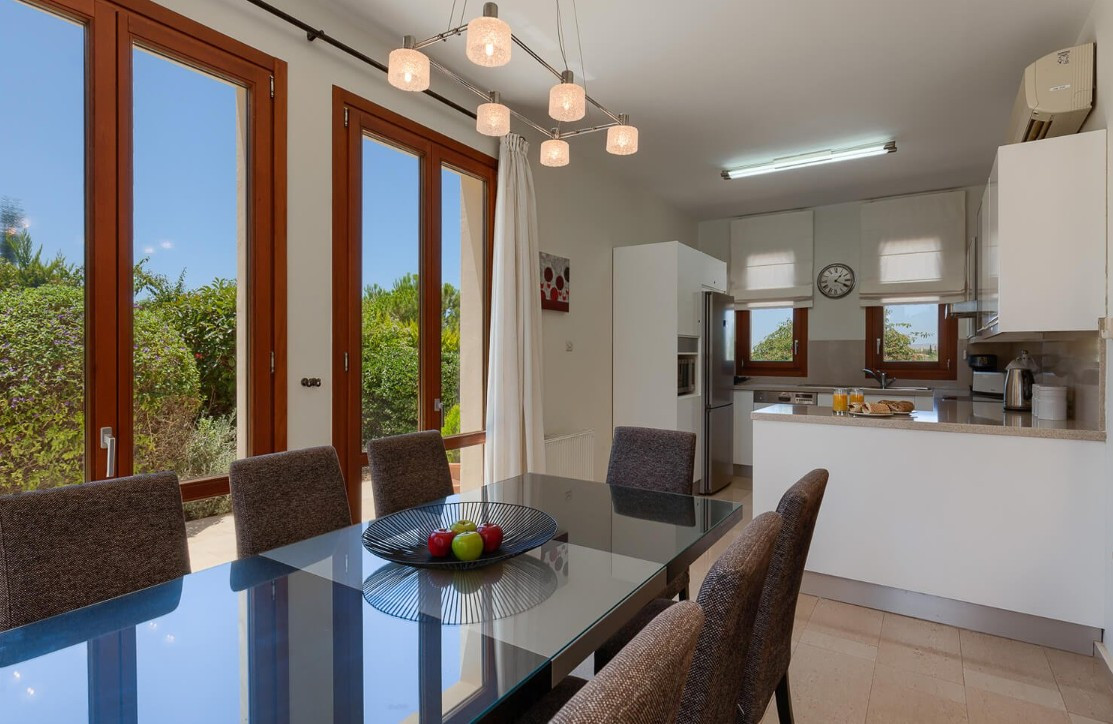 3 Bedrooms House / Villa in Aphrodite Hills, Paphos