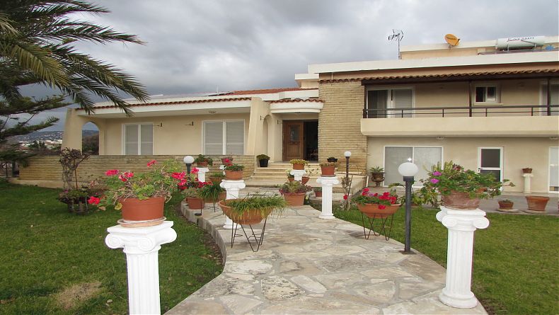 4 Bedrooms House / Villa in Emba, Paphos