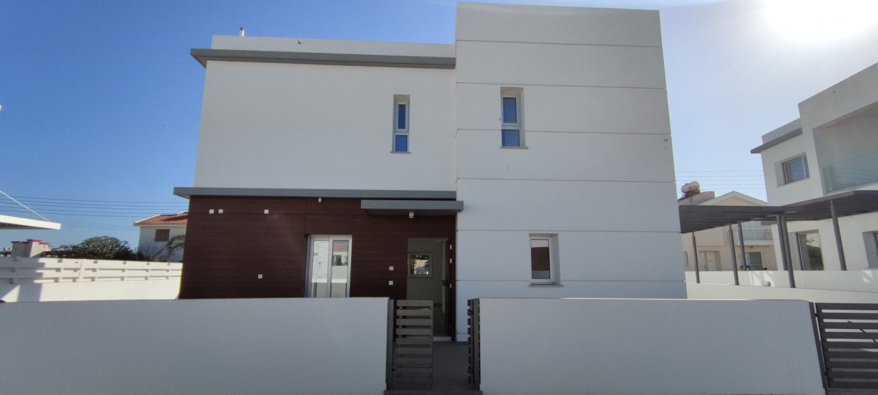 4 Bedrooms House / Villa in Kapparis, Famagusta