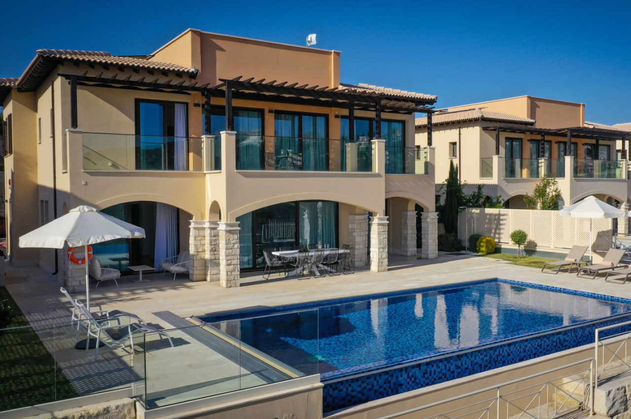 4 Bedrooms House / Villa in Aphrodite Hills, Paphos