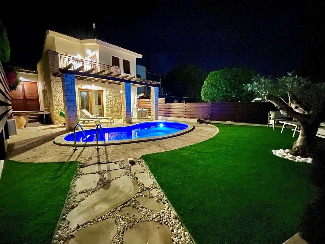 2 Bedrooms House / Villa in Aphrodite Hills, Paphos