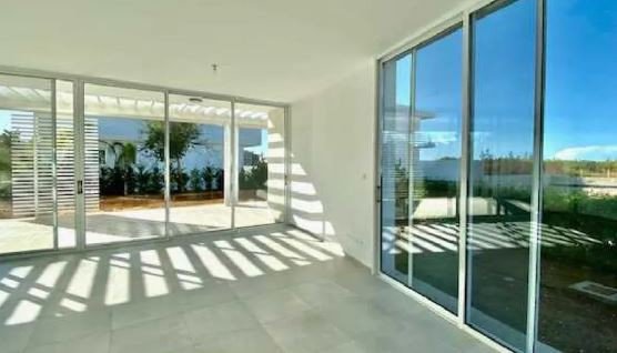 3 Bedrooms House / Villa in Coral Bay, Paphos