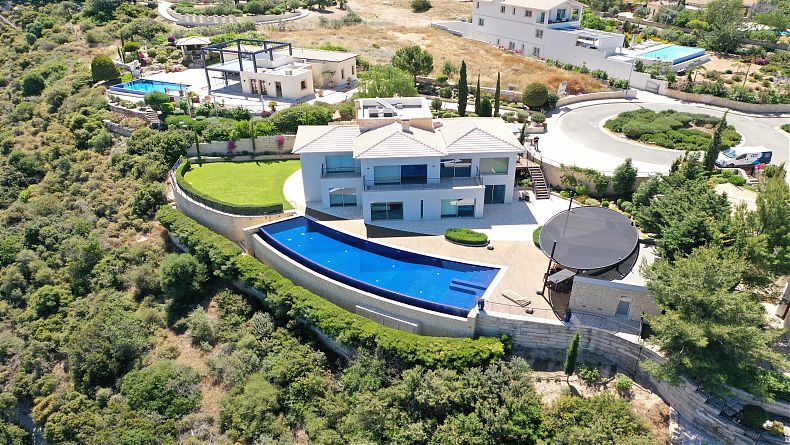 4 Bedrooms House / Villa in Aphrodite Hills, Paphos