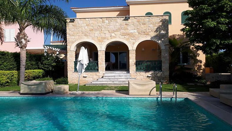 5 Bedrooms House / Villa in Limassol Marina, Limassol