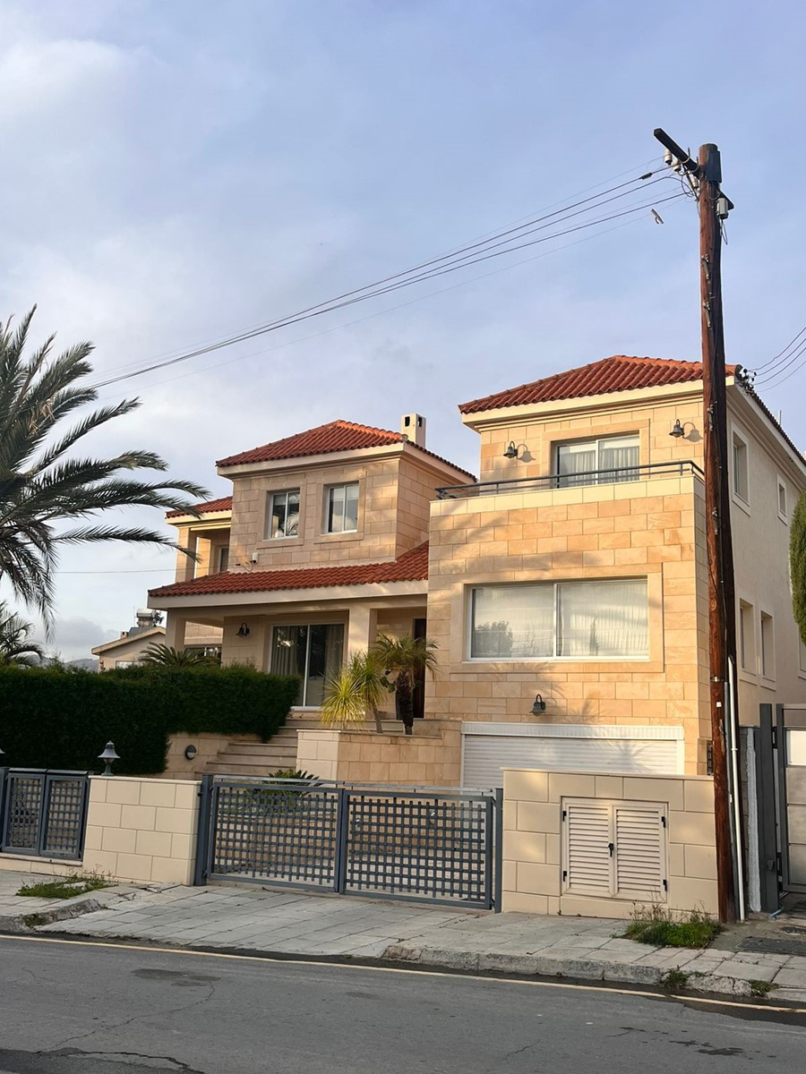 4 Bedrooms House / Villa in Kalogiri, Limassol