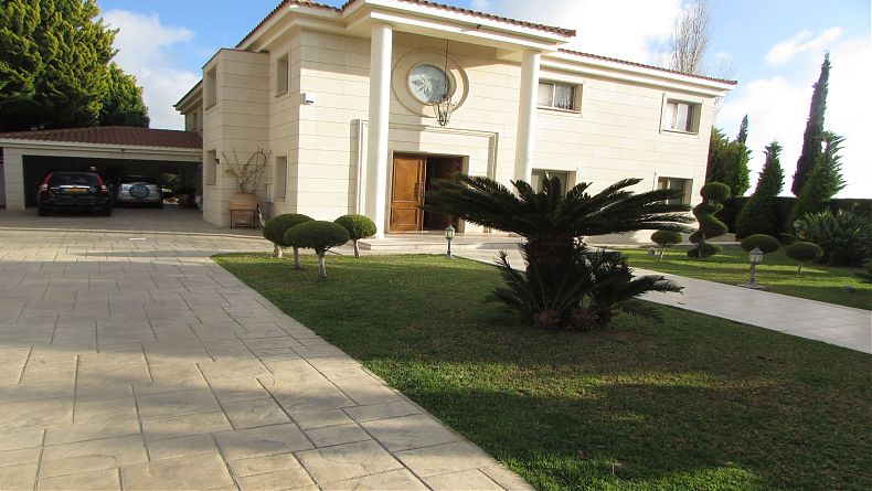 6 Bedrooms House / Villa in Tala, Paphos