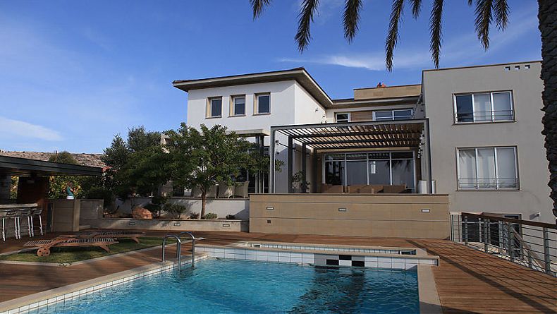 4 Bedrooms House / Villa in Konia, Paphos