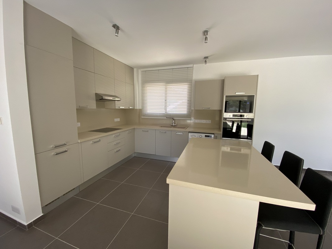 3 Bedrooms House / Villa in Saint Raphael Area, Limassol