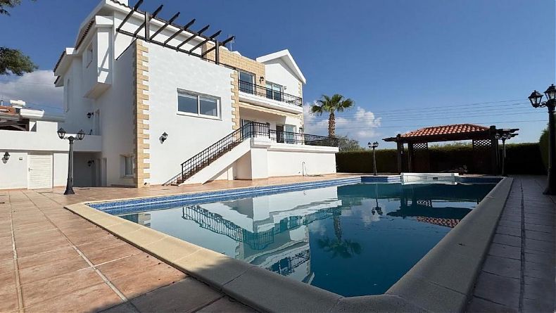 5 Bedrooms House / Villa in Agios Athanasios, Limassol