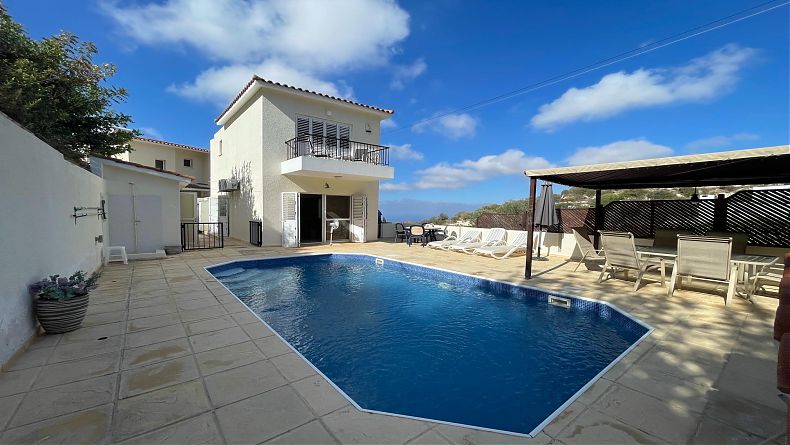 2 Bedrooms House / Villa in Tsada, Paphos