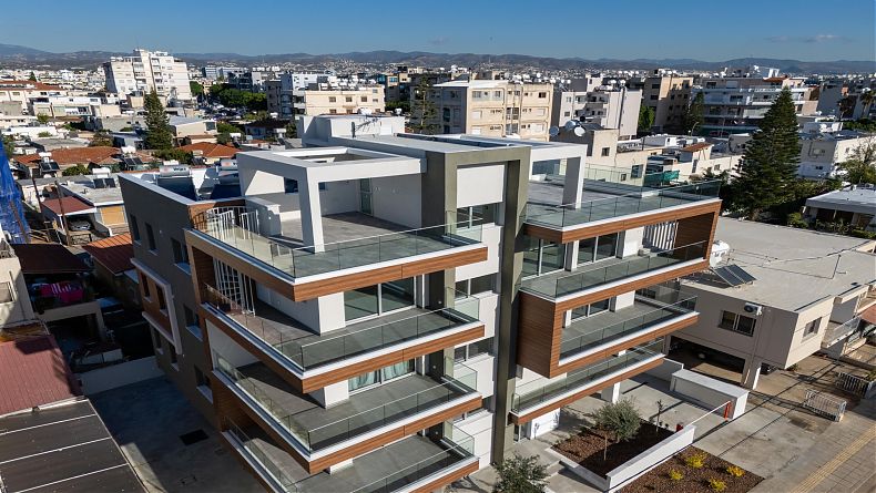 2 Bedrooms Penthouse in Omonoias, Limassol