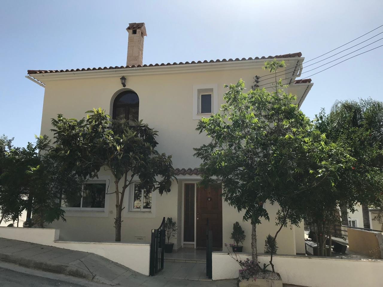 4 Bedrooms House / Villa in Agios Tychonas, Limassol
