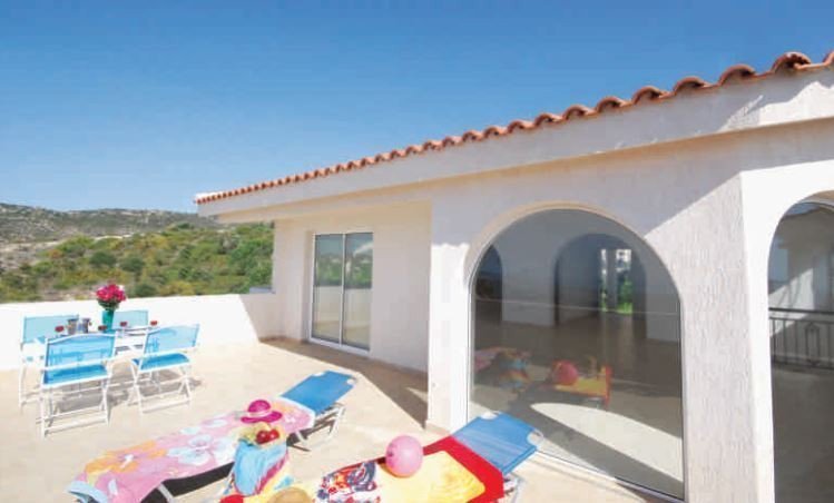 5 Bedrooms House / Villa in Tala, Paphos