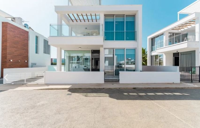 4 Bedrooms House / Villa in Protaras, Famagusta