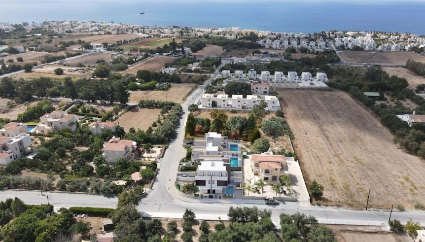 4 Bedrooms House / Villa in Chlorakas, Paphos