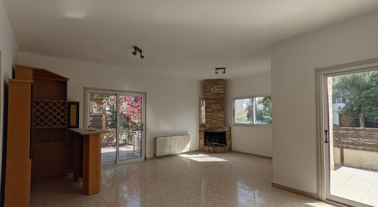 3 Bedrooms House / Villa in Strovolos, Nicosia