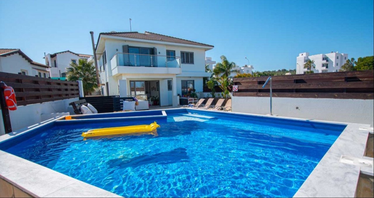 4 Bedrooms House / Villa in Cape Greco, Famagusta