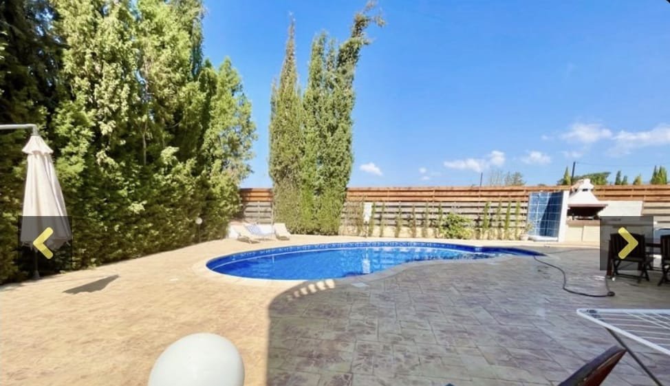 4 Bedrooms House / Villa in Sea Caves, Paphos