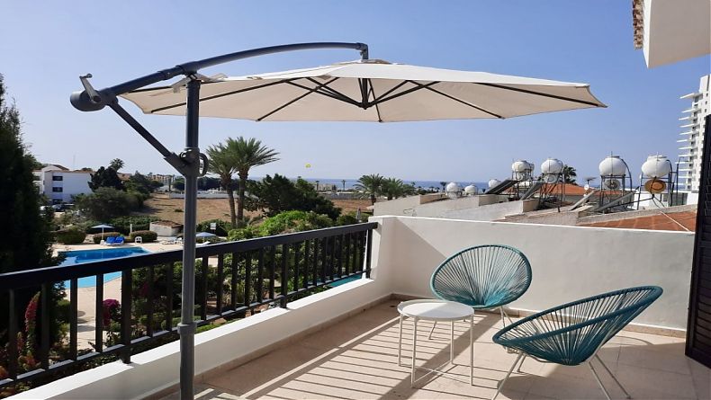 2 Bedrooms Penthouse in Kato Paphos, Paphos