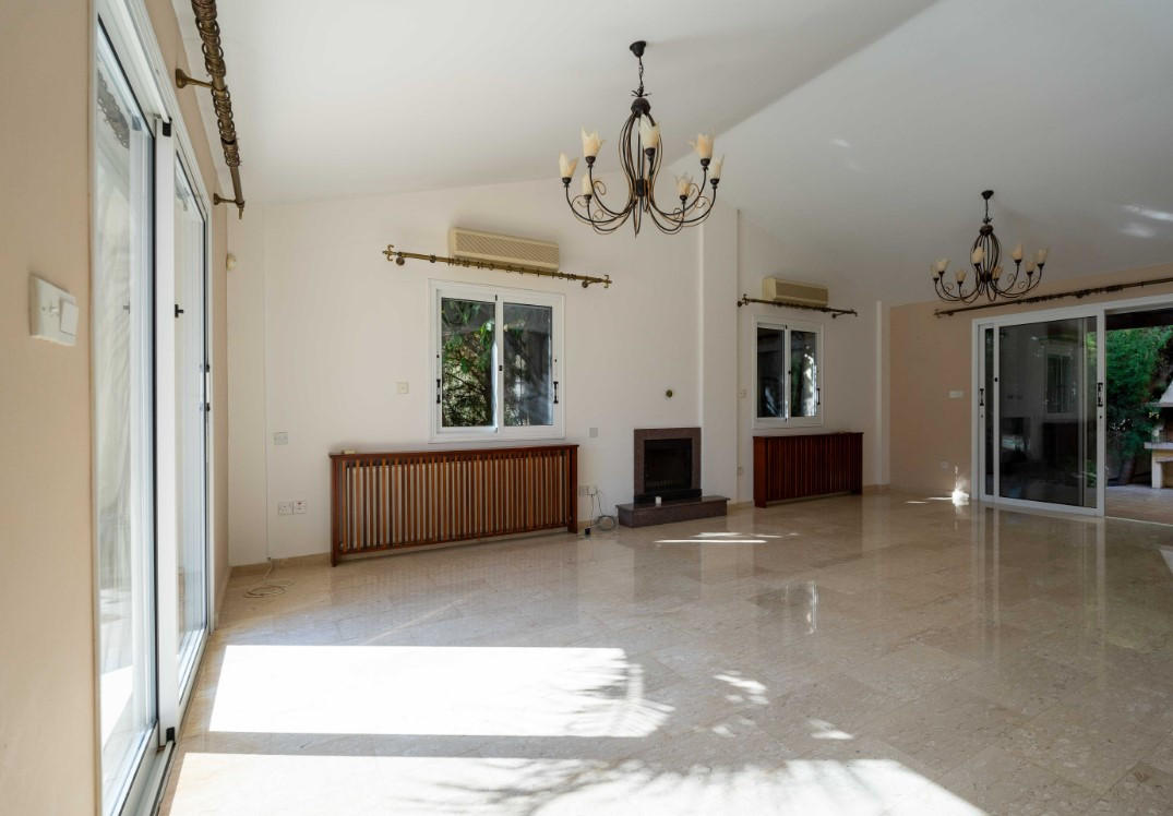 4 Bedrooms House / Villa in Potamos Germasogeias, Limassol