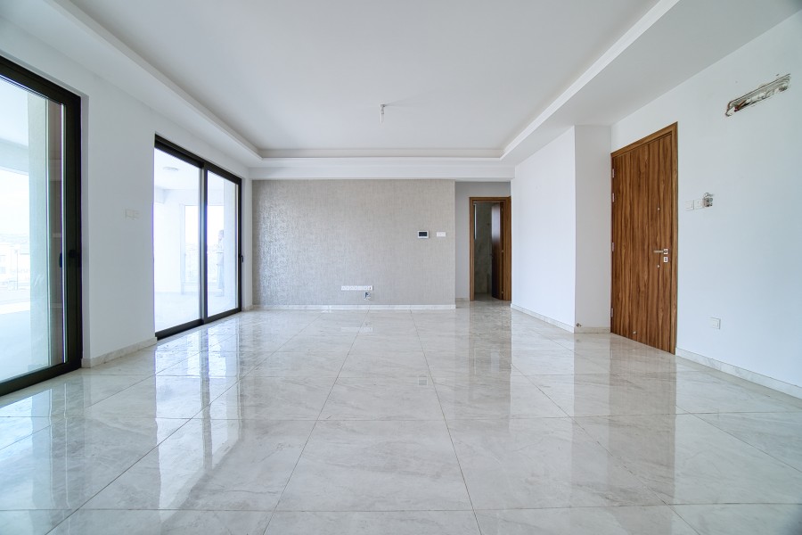 4 Bedrooms Penthouse in Potamos Germasogeias, Limassol