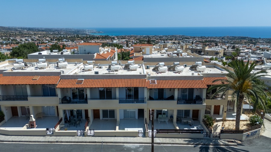 2 Bedrooms Townhouse in Peyia, Paphos